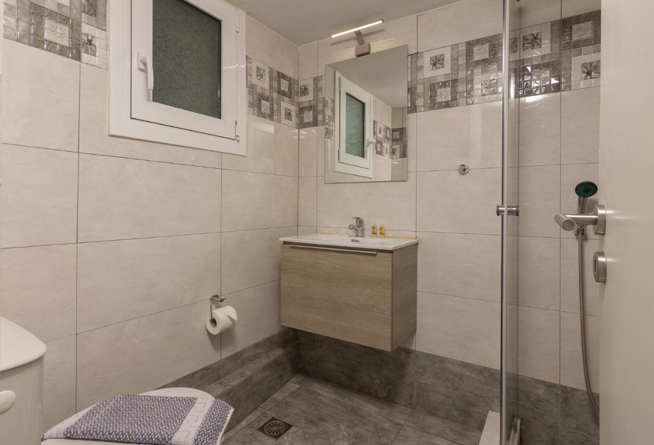 Kerameikos Metro Apartment For 4 Athens Exterior photo